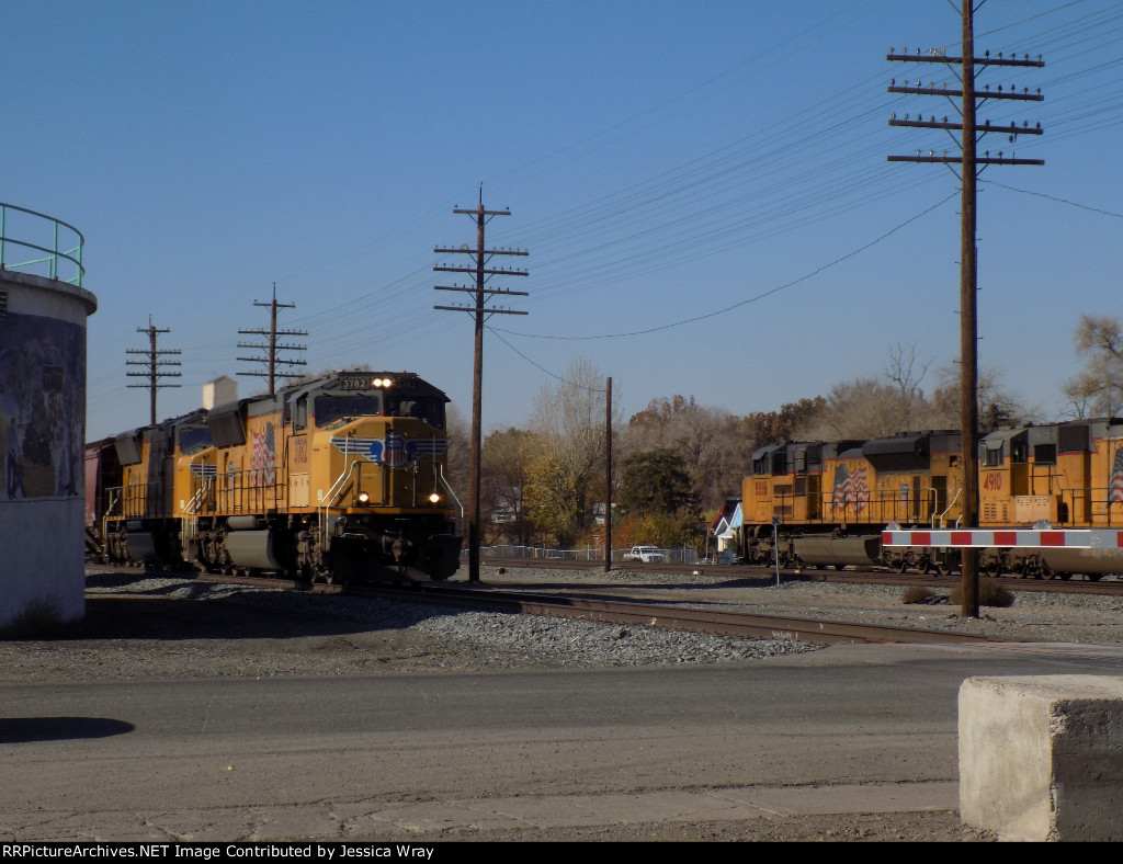 WB #1 gets on the move as an eastbound now comes on the old main